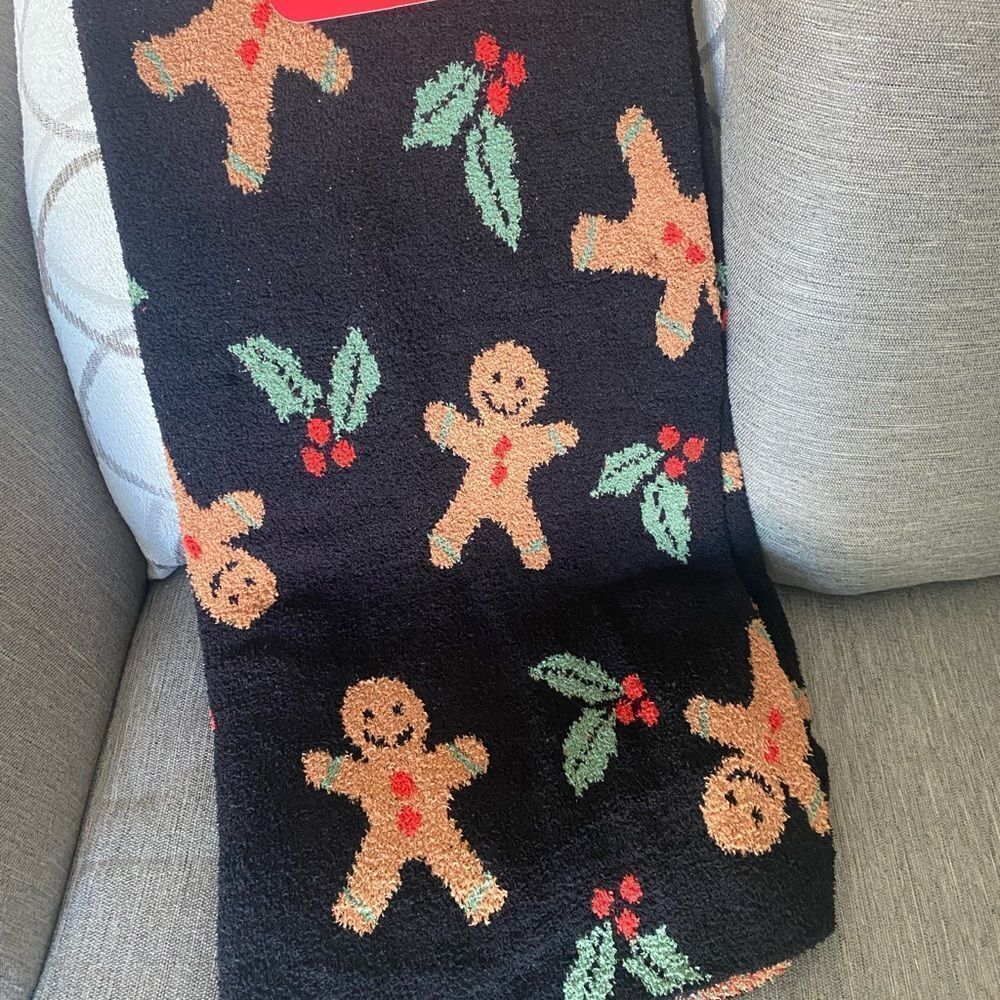VIRAL HTF Gingerbread Man Christmas Holiday Throw NWT Cozy Cottage - Picture 3 of 3